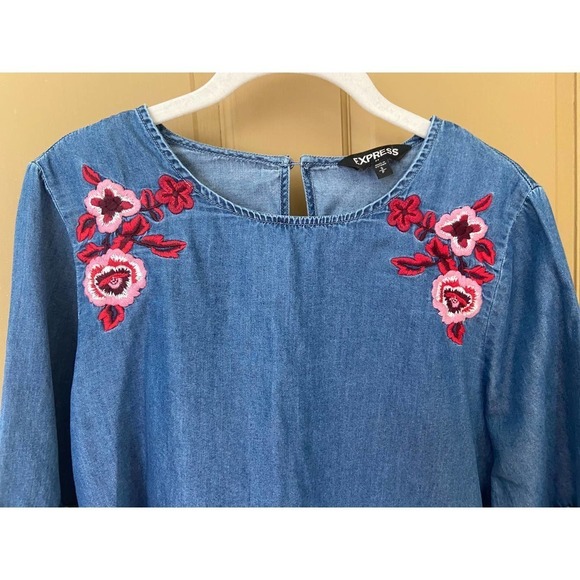Express Factory Boho Embroidery Chambray Shirt Women's Size Small - Picture 2 of 8